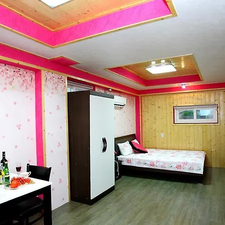 Pinky Marine Pension Namhae Exterior photo