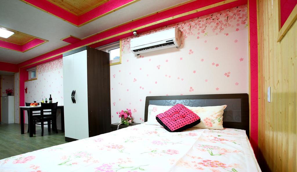 Holiday home Pinky Marine *